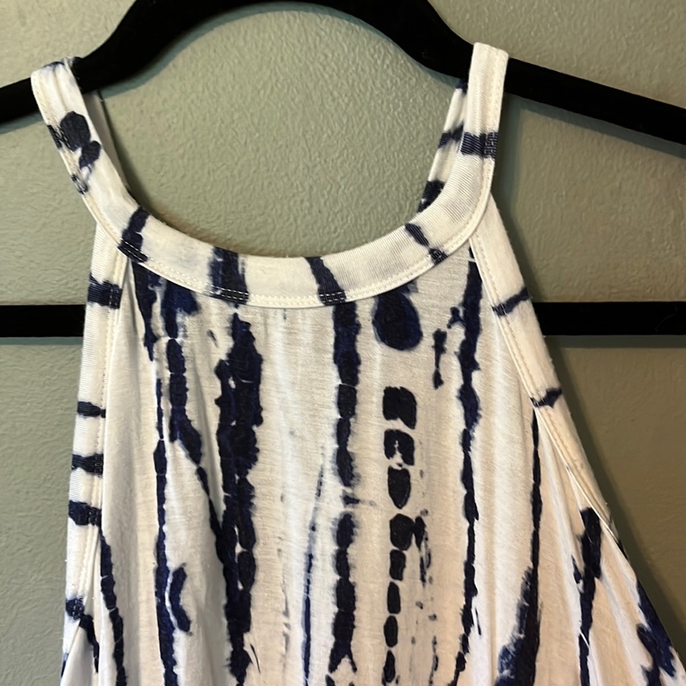 Derek Heart navy and white tank top
